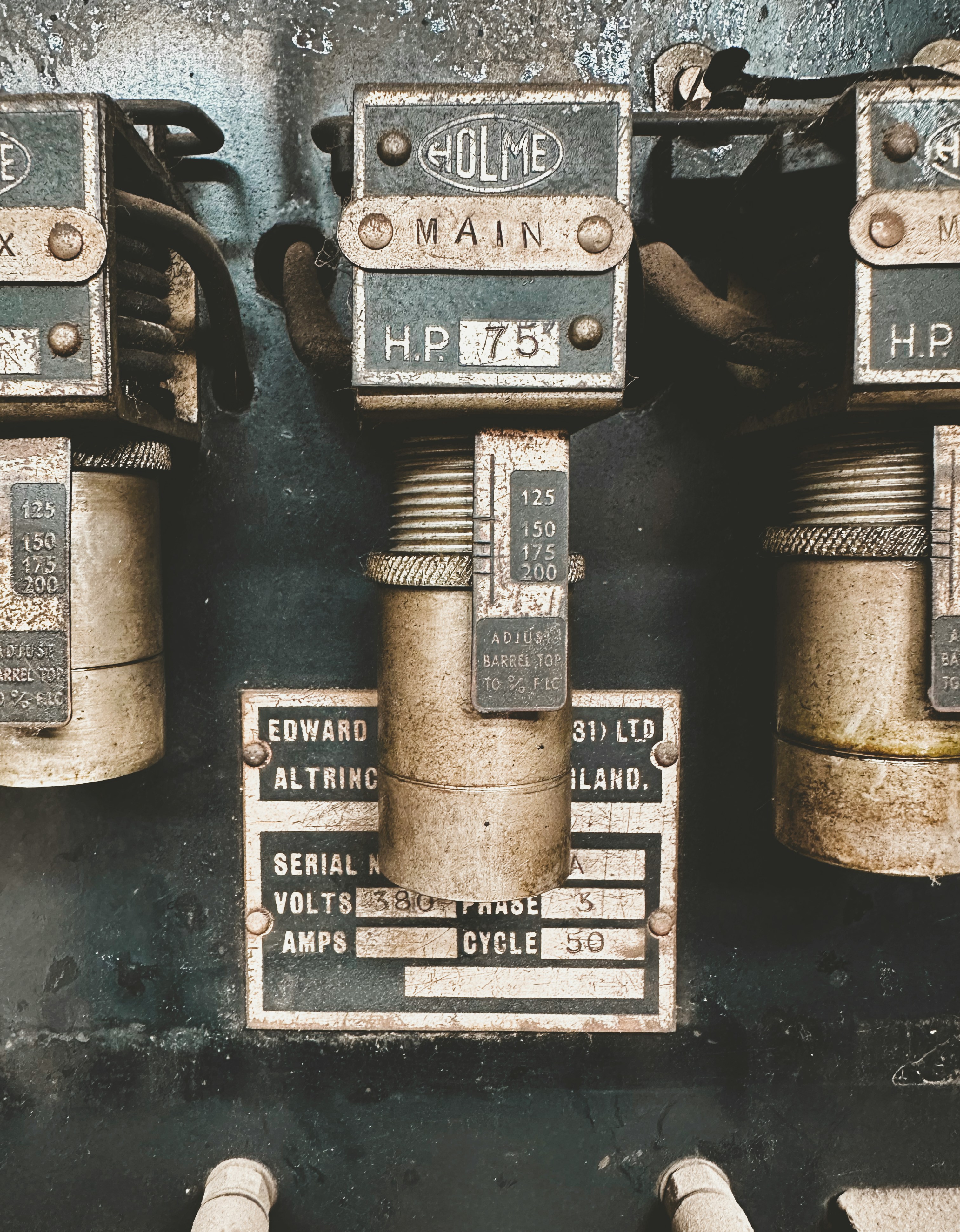 Image showing an AC relay switch and an industrial contactor