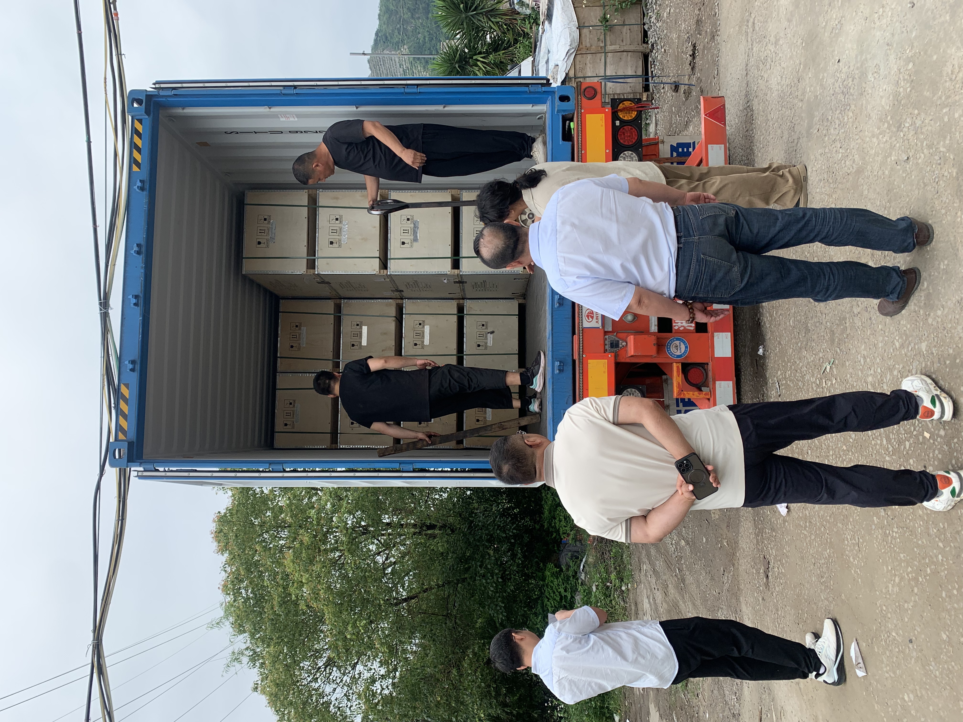 Container loading photo 5