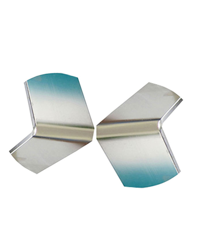 The manufacturer-customized rigid copper electrical busbars are used in the